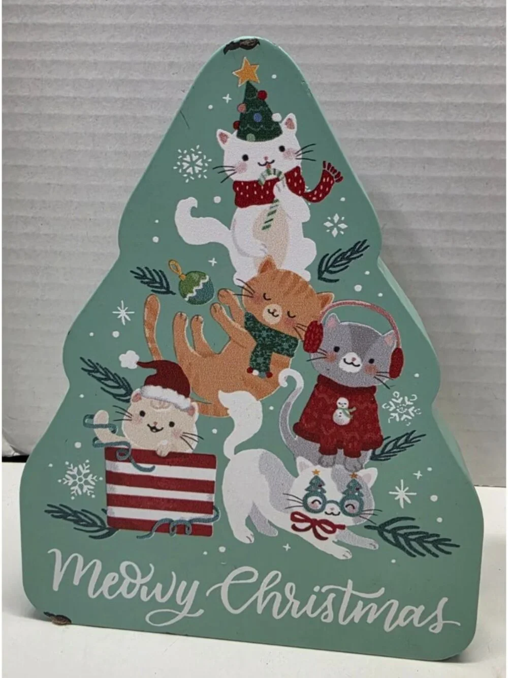 Christmas Cat Decor Lot of 5 Wooden Figurines Tree & Metal Tin Holiday